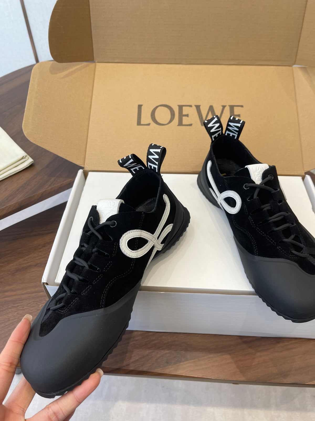 L2-Sneakers