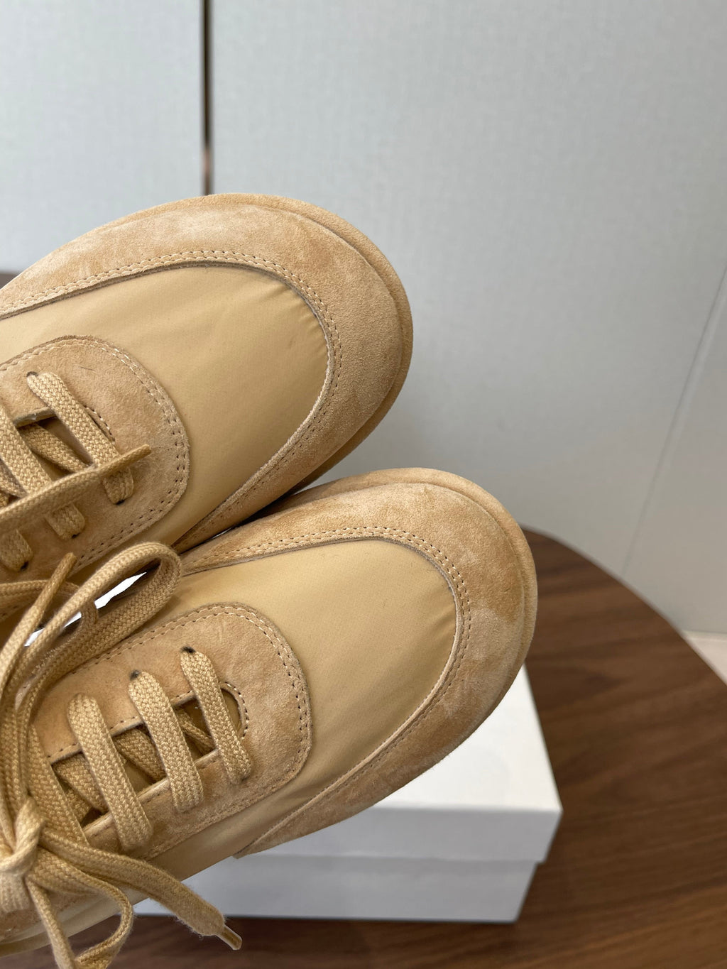 T-Sneakers