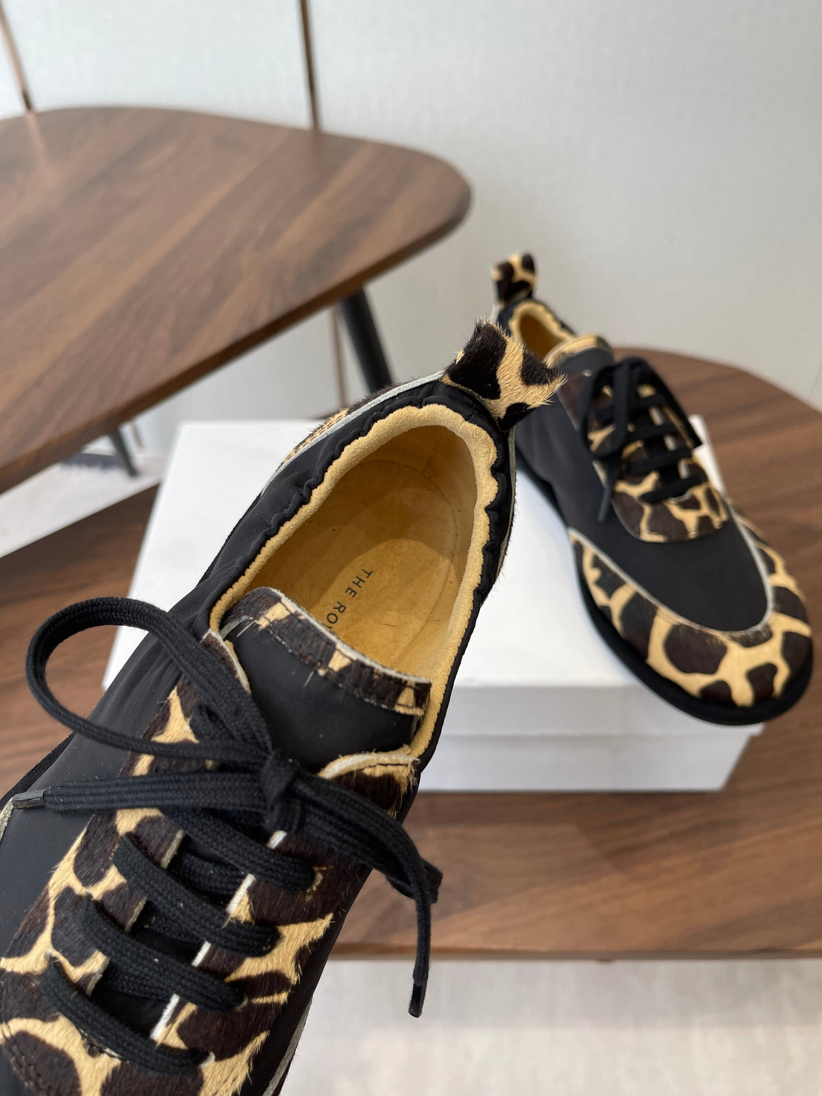 T-Sneakers