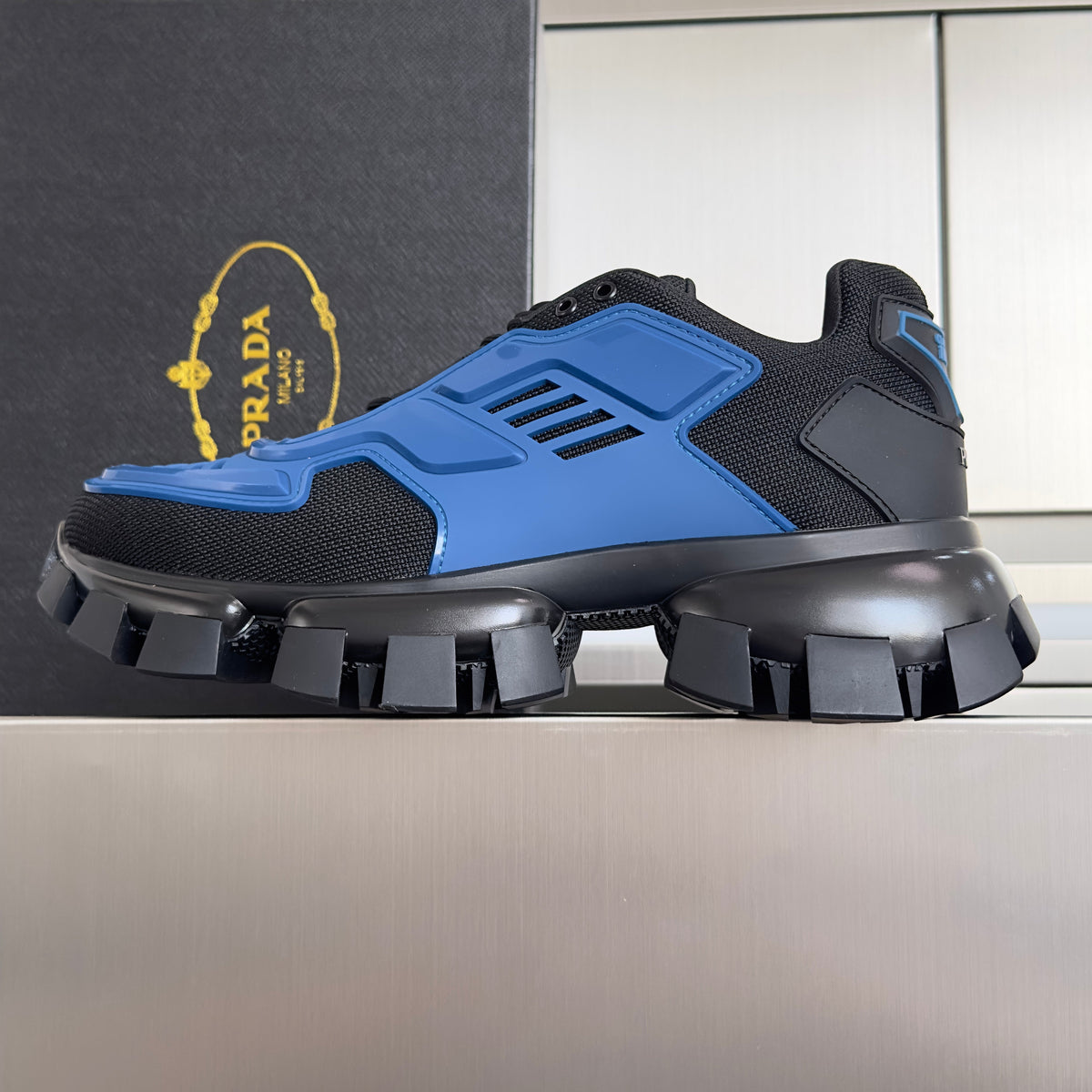 P-Sneakers