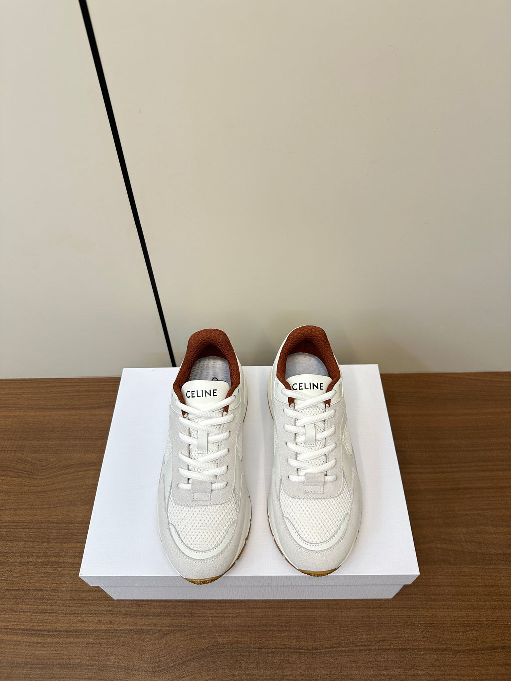 S-Sneakers
