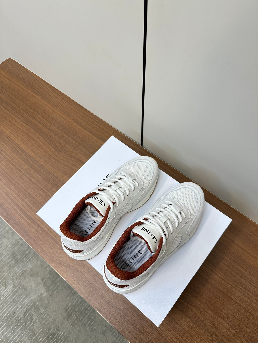 S-Sneakers
