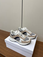 S-Sneakers