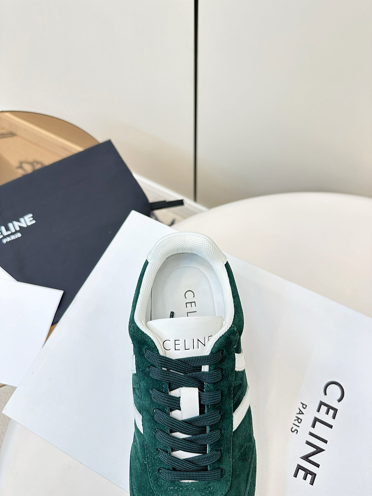 S-Sneakers