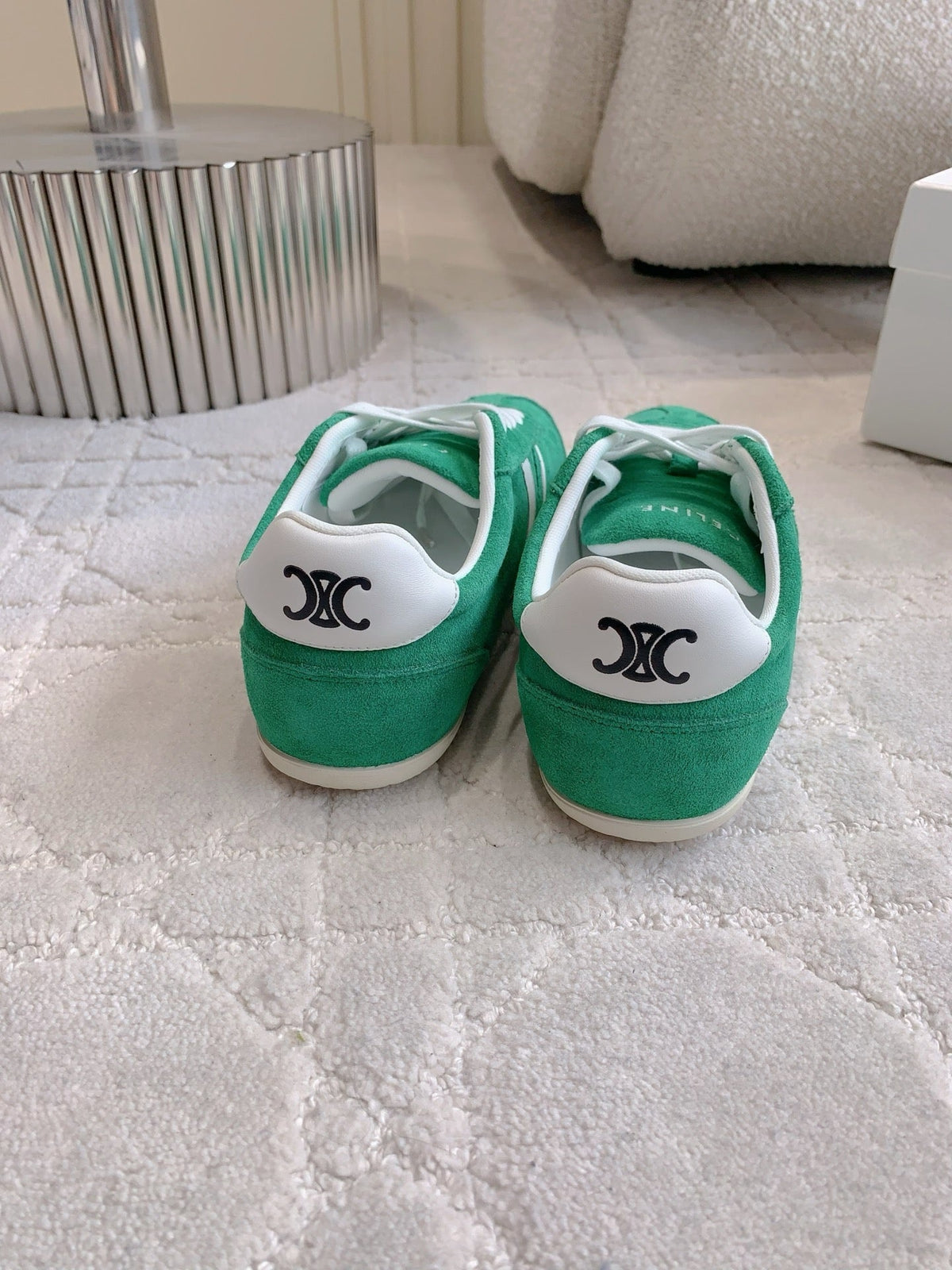 S-Sneakers