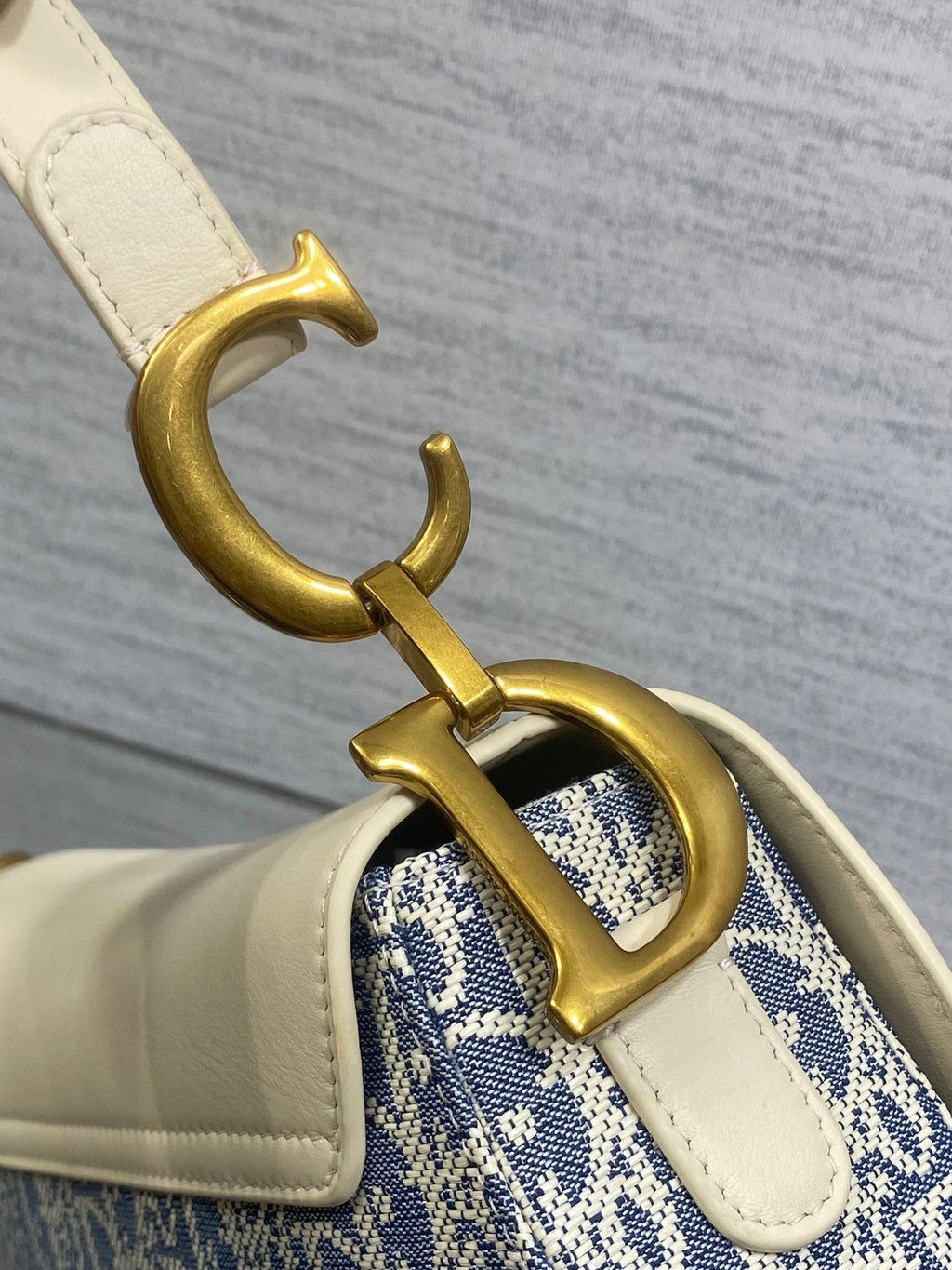 D-Saddle