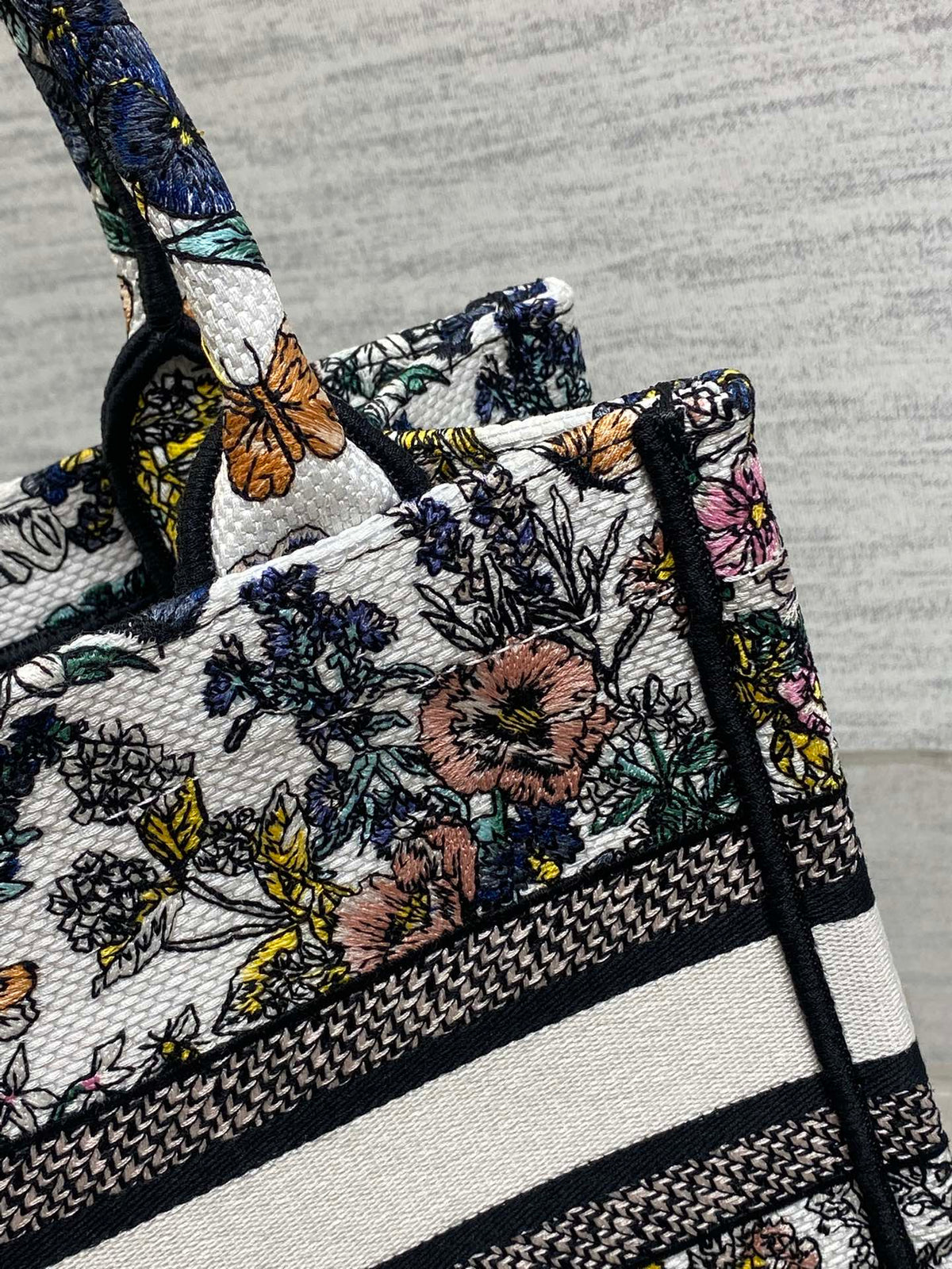 D-Book Tote