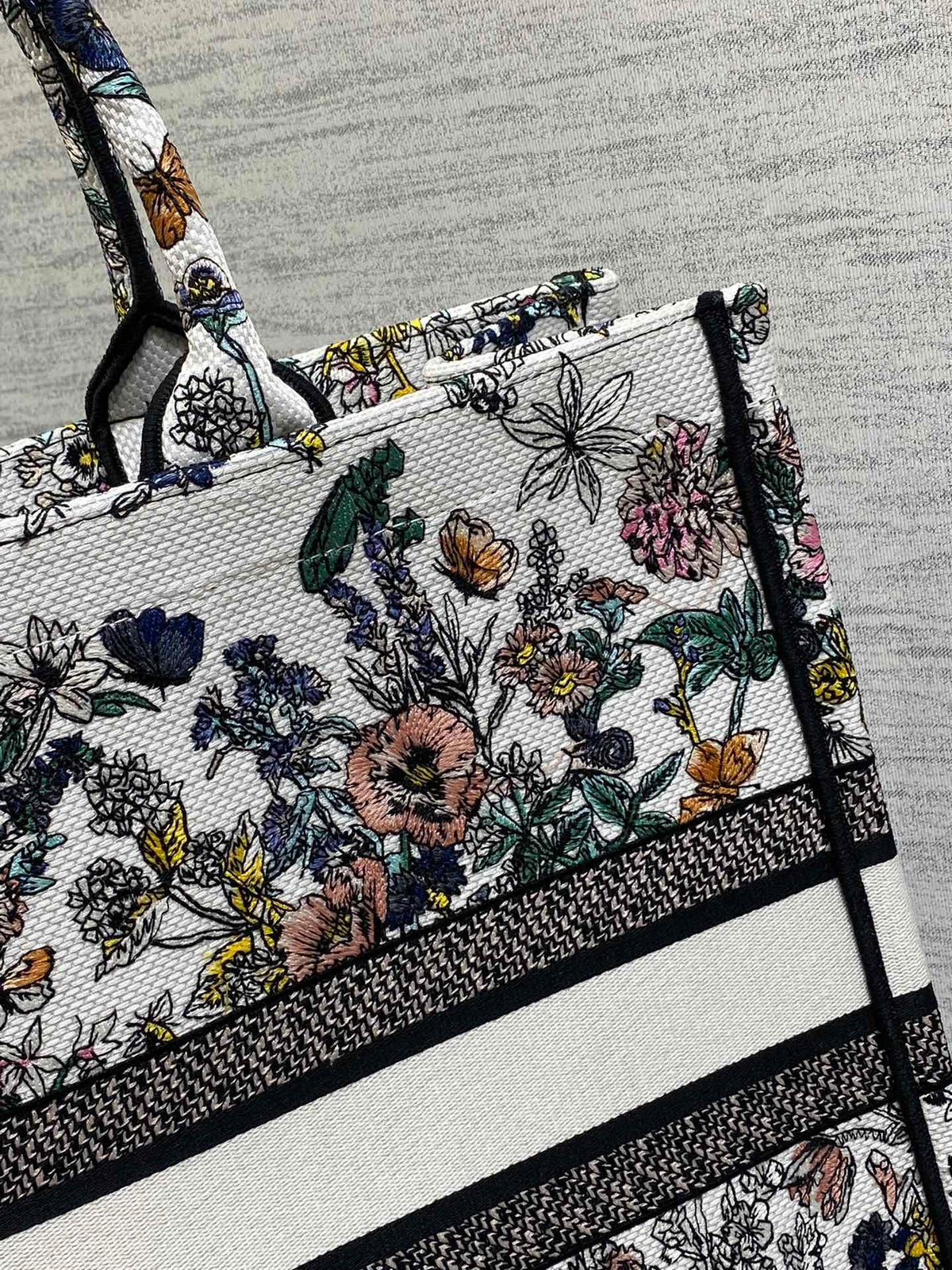D-Book Tote