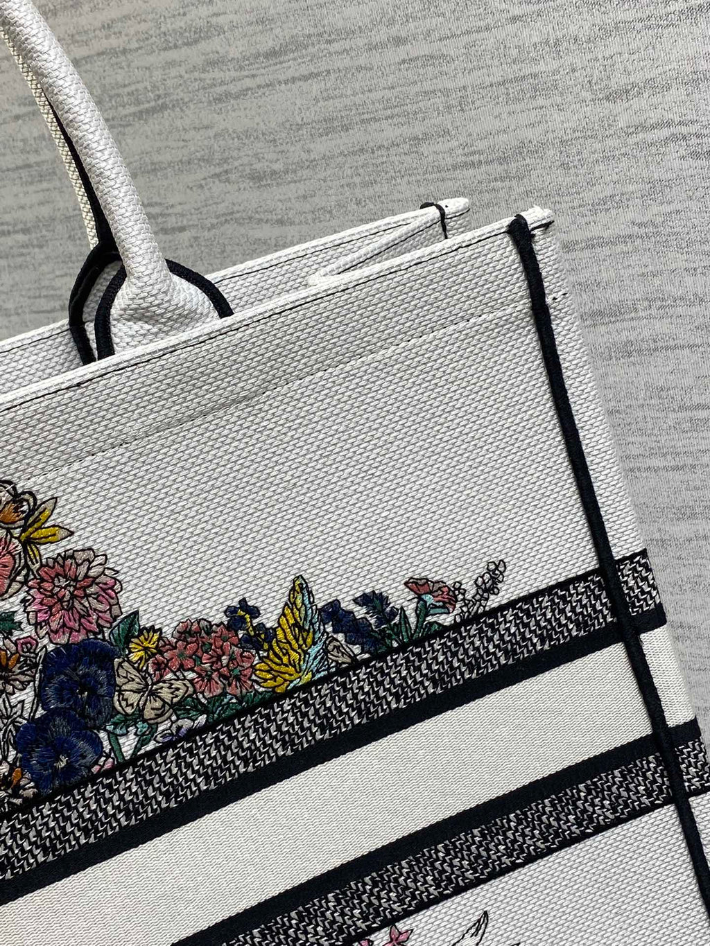D-Book Tote
