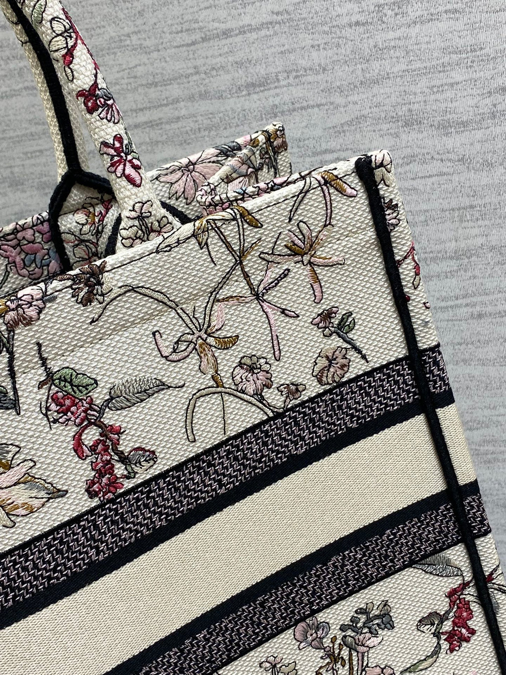 D-Book Tote