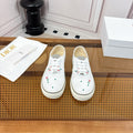 D-Sneakers