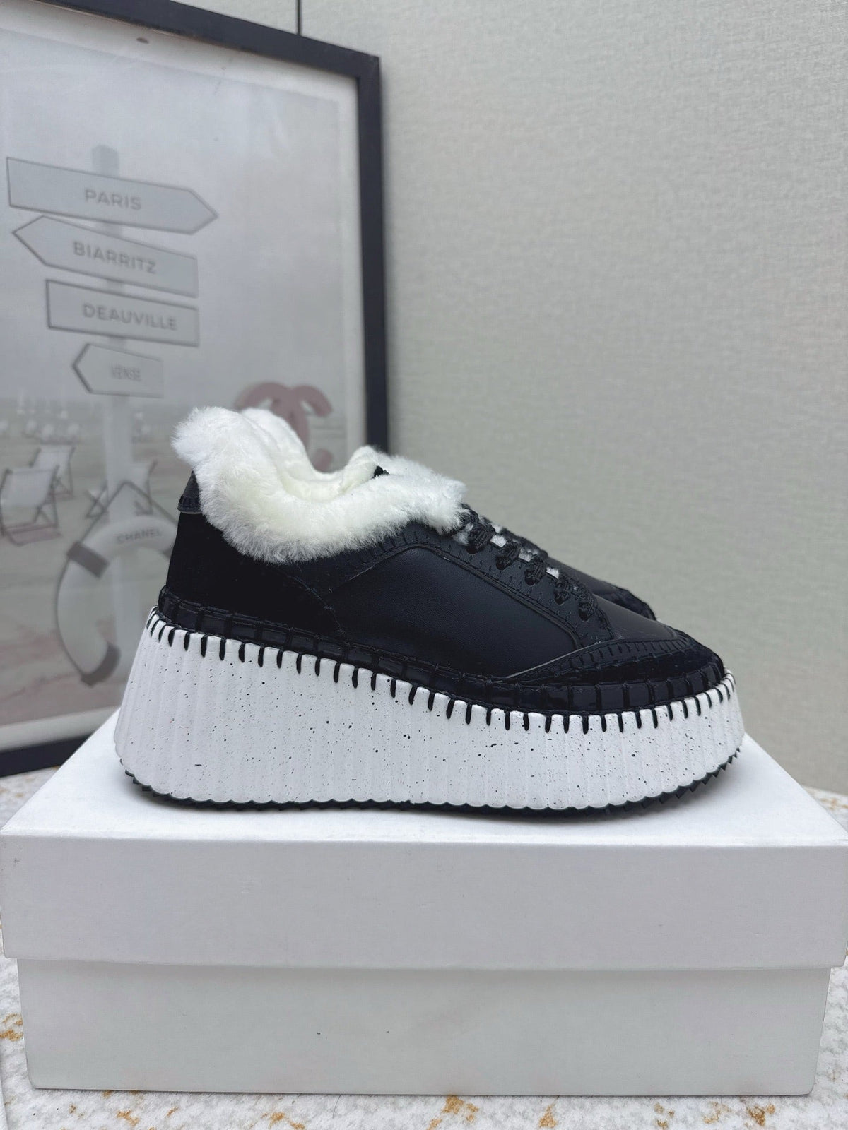 H-Sneakers