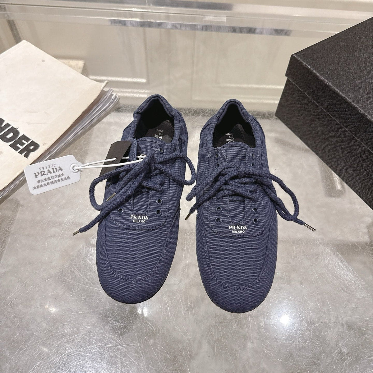 P-Sneakers