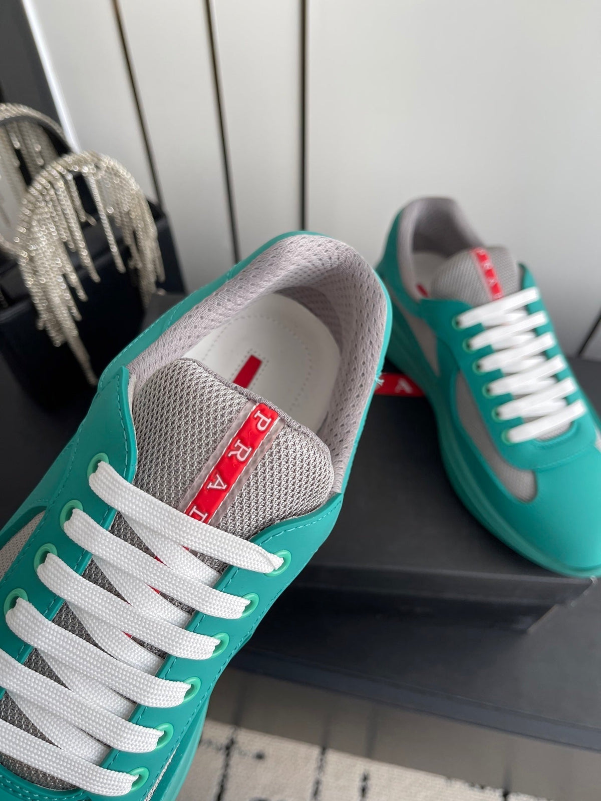 P-Sneakers