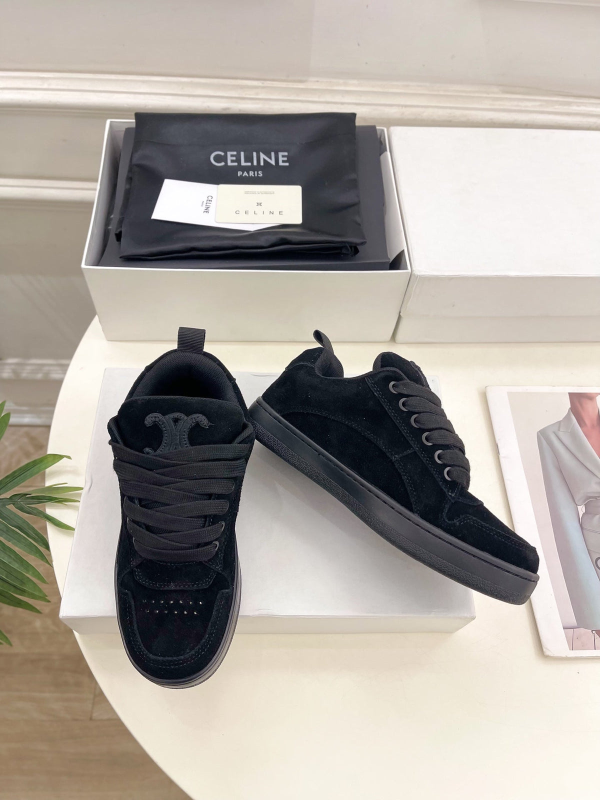 S-Sneakers